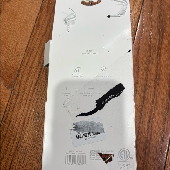 12' 3-Outlet Indoor Extension Cord White
- heyday™: Flat Plug, 16 AWG, - Picture 2 of 3